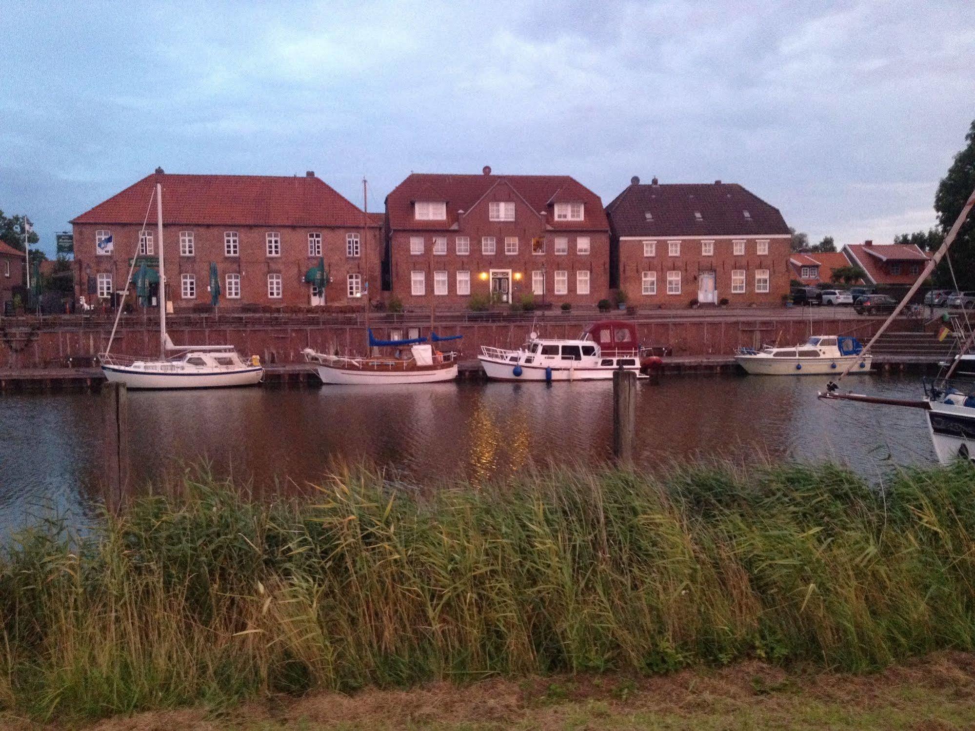 Hotel Packhaus Hooksiel Exterior photo